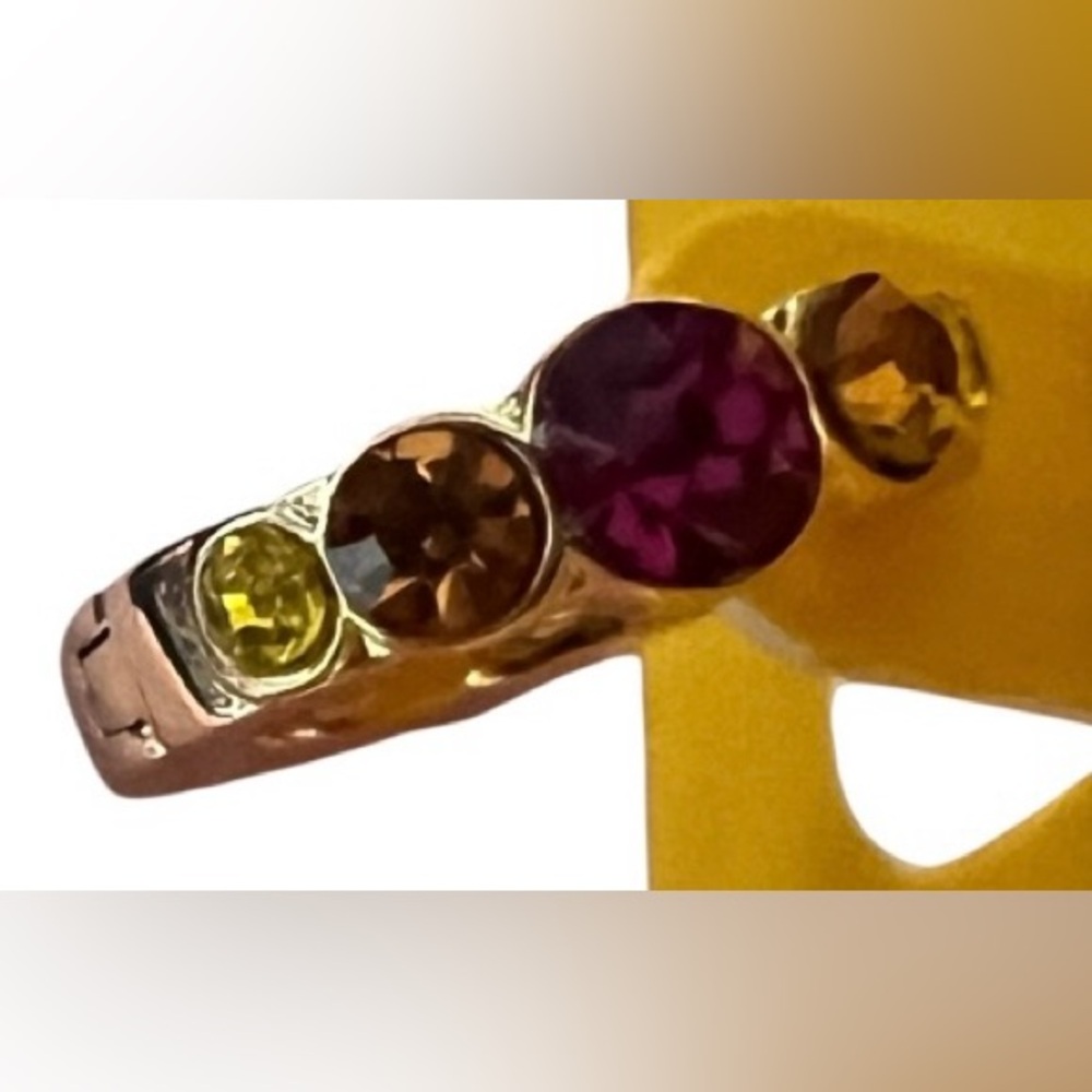 Kurt Geiger London NWT small gold crystal huggie earrings with 5 varied crystals - Picture 6 of 15